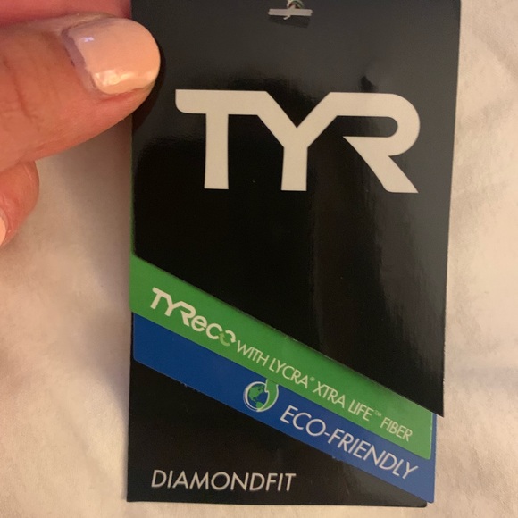 TYR one piece bathing suit size 34 NWT - Picture 3 of 4